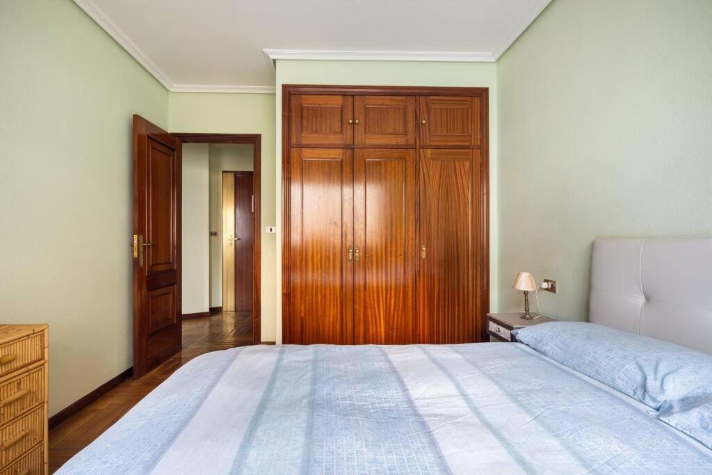 Apartamento Centro De Vigo Con Paking Gratuito Luaran gambar