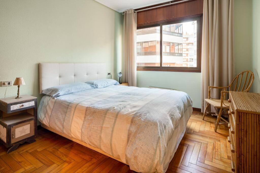 Apartamento Centro De Vigo Con Paking Gratuito Luaran gambar