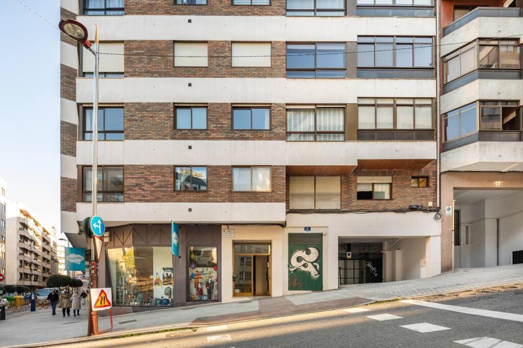 Apartamento Centro De Vigo Con Paking Gratuito Luaran gambar