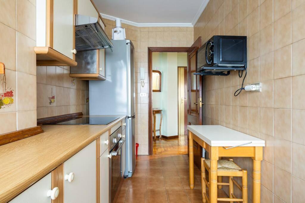 Apartamento Centro De Vigo Con Paking Gratuito Luaran gambar